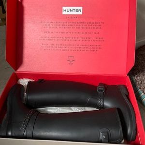 Hunter Tall Refined Boots -black in US 6